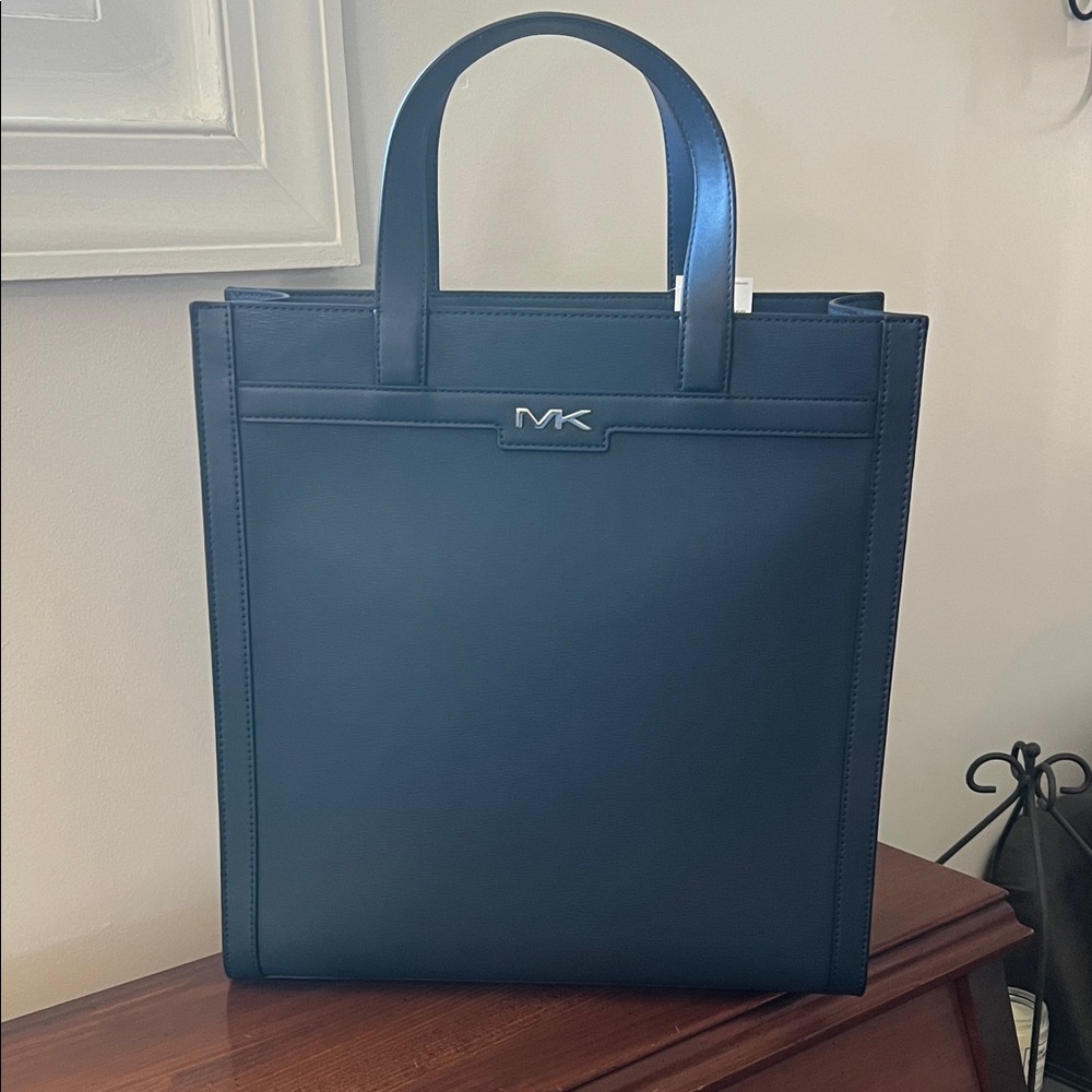 Michael Kors Cooper Navy Structured Tote with dust bag